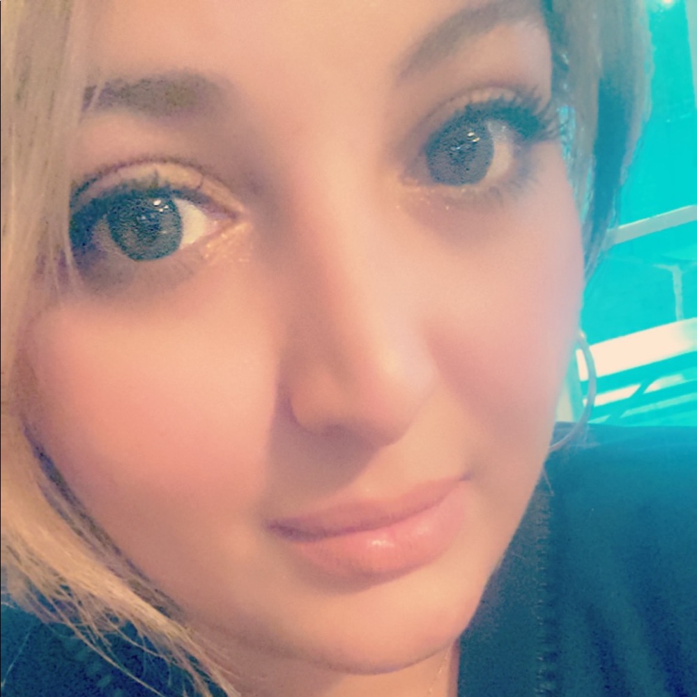 Meet your Posher, Sonia